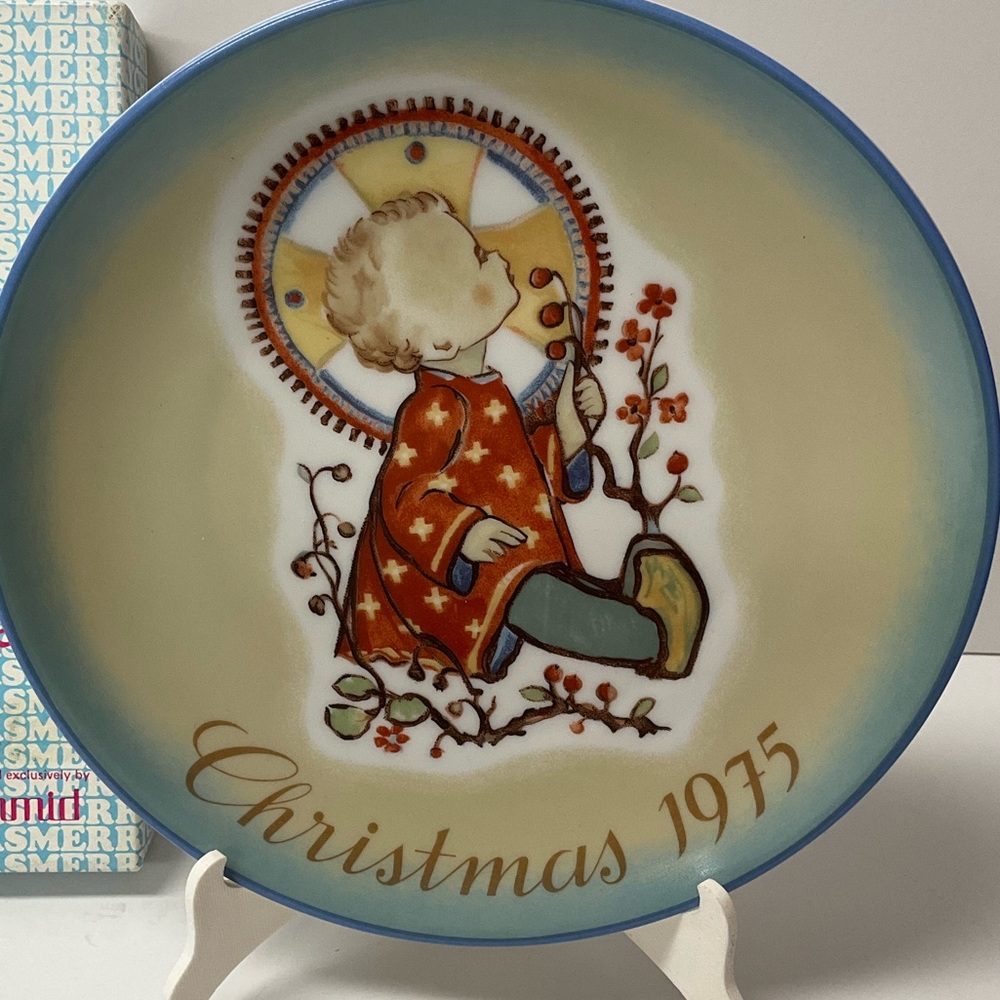 HUMMEL - SCHMID BROTHERS Limited Edition 1975 Christmas Plate - Christmas Child
